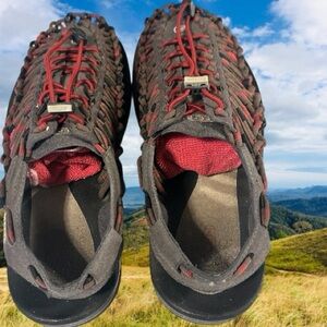 KEEN MENS SIZE 10 Uneek Sandals open-air sneaker two-cord construction Comfort